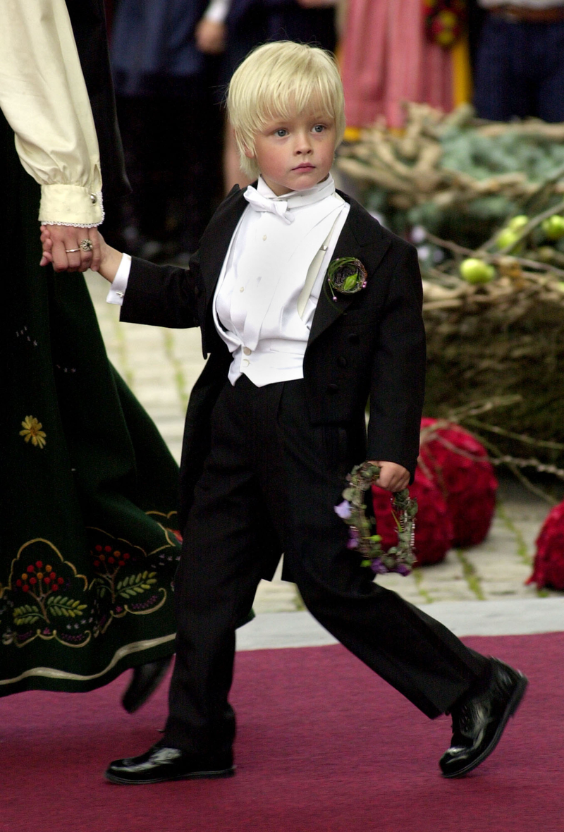 Illustration for article titled Meghan Markle Declines Maid of Honor for Squadron of Small, Whimsically Dressed ChildrenÂ